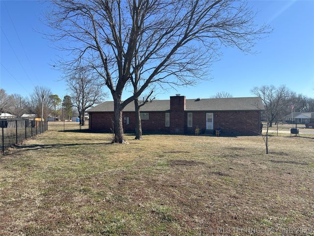 5721 E Everetts Point, Oologah, OK 74053