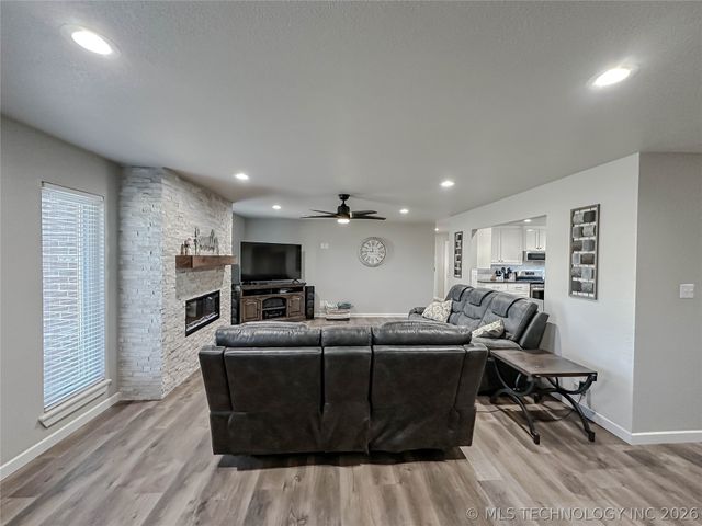 5721 E Everetts Point, Oologah, OK 74053