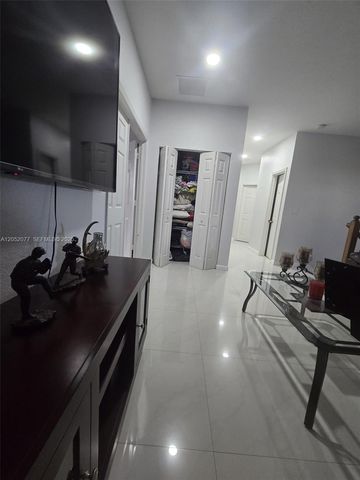 11629 SW 236th St, Homestead, FL 33032