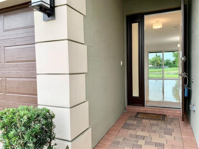 9754 Celtic Sea Lane, Delray Beach, FL 33446
