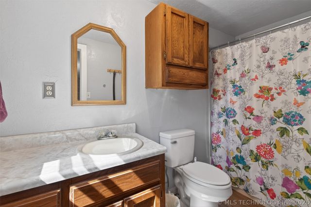 7383 S 447 Road, Rose, OK 74364
