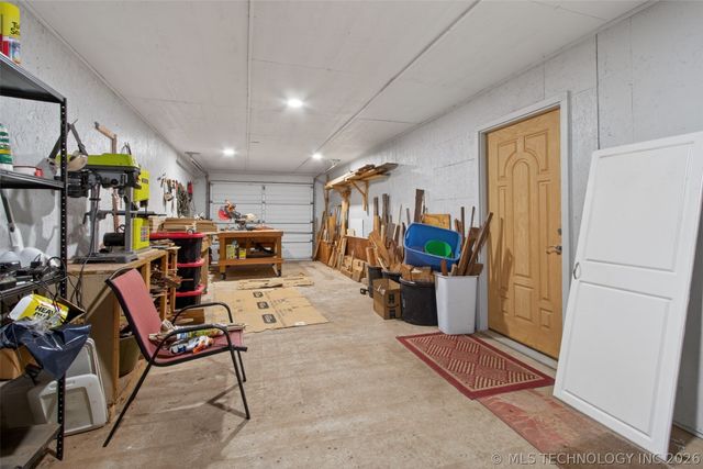 7383 S 447 Road, Rose, OK 74364