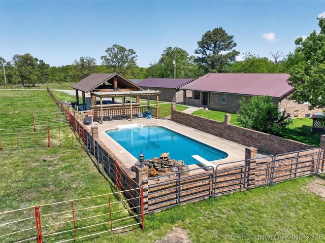 7383 S 447 Road, Rose, OK 74364