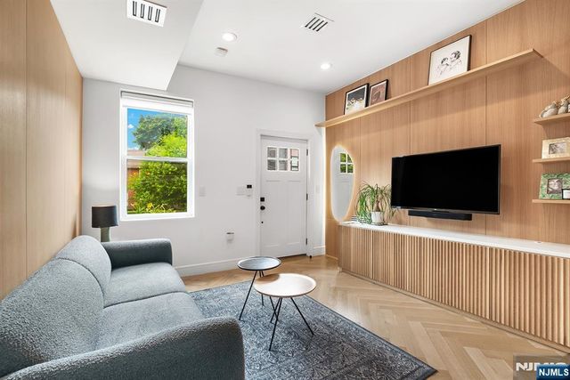 18 Highland Avenue, Jersey City, NJ 07306