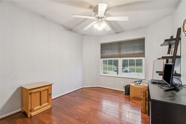 3660 Deer Valley Drive B, Marion, IA 52302