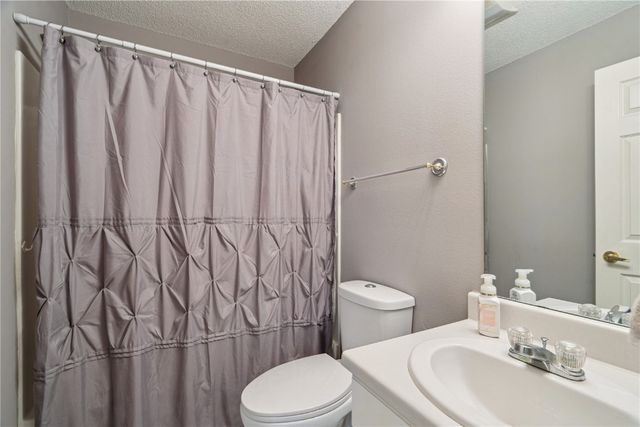 3660 Deer Valley Drive B, Marion, IA 52302