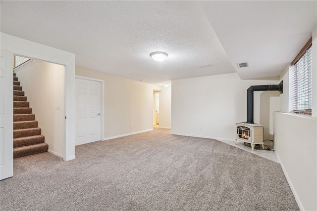 3660 Deer Valley Drive B, Marion, IA 52302