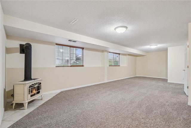 3660 Deer Valley Drive B, Marion, IA 52302