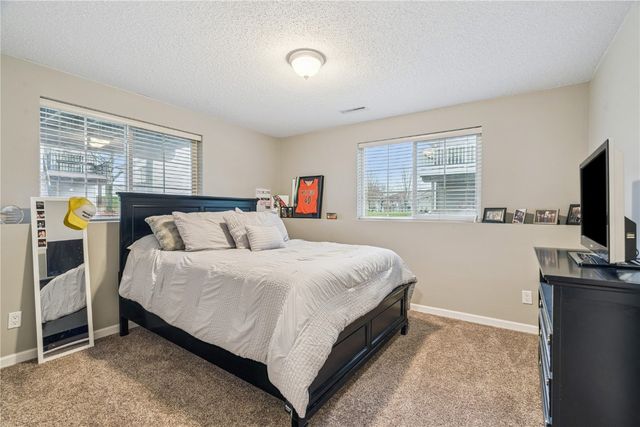 3660 Deer Valley Drive B, Marion, IA 52302