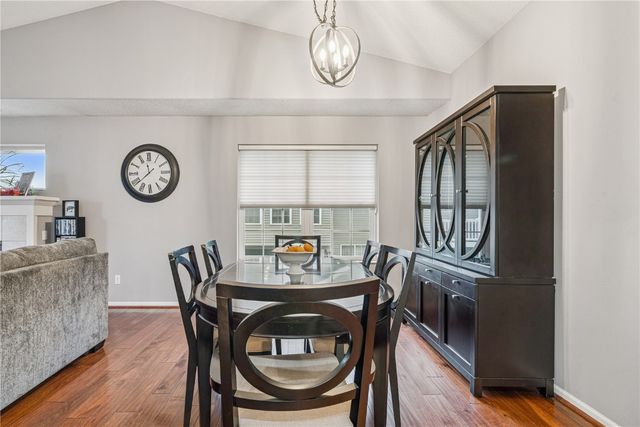 3660 Deer Valley Drive B, Marion, IA 52302