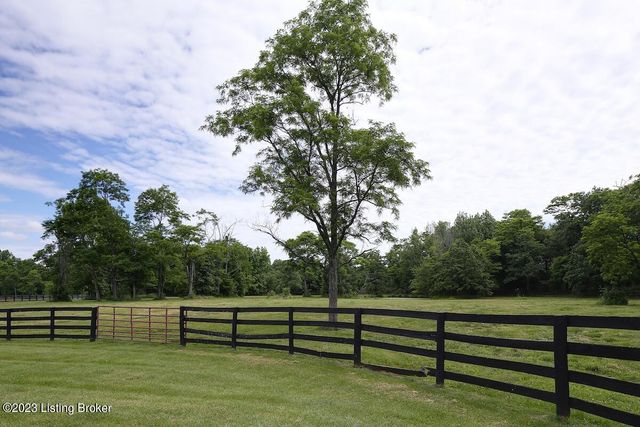 8115 W Hwy 42, Goshen, KY 40026