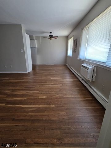 401 Us Highway 22 F, North Plainfield Boro, NJ 07060