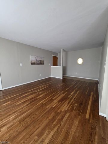 401 Us Highway 22 F, North Plainfield Boro, NJ 07060