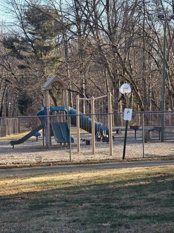 401 Us Highway 22 F, North Plainfield Boro, NJ 07060