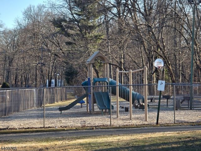 401 Us Highway 22 F, North Plainfield Boro, NJ 07060