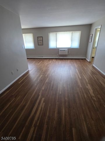 401 Us Highway 22 F, North Plainfield Boro, NJ 07060