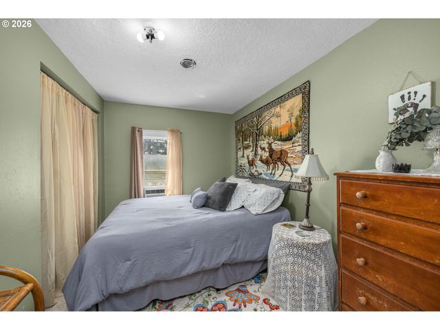 407 N LINCOLN St, Newberg, OR 97132