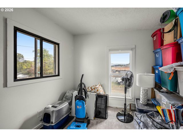 407 N LINCOLN St, Newberg, OR 97132