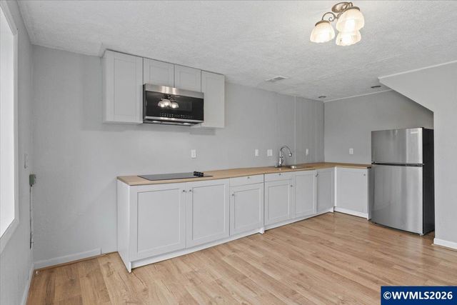 1535 Corina Dr SE, Salem, OR 97302