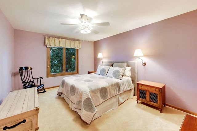 933 Spindletree Avenue, Naperville, IL 60565