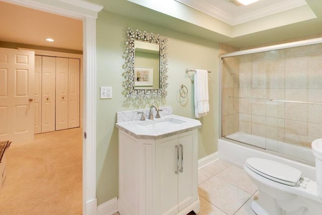933 Spindletree Avenue, Naperville, IL 60565