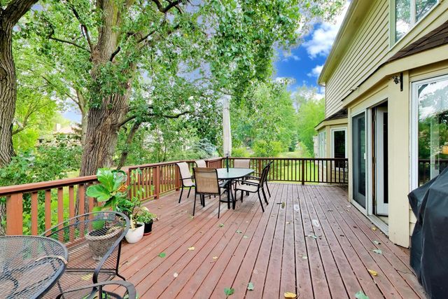 933 Spindletree Avenue, Naperville, IL 60565