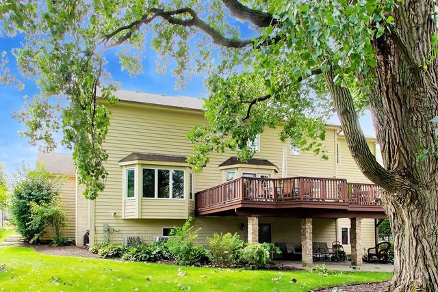 933 Spindletree Avenue, Naperville, IL 60565