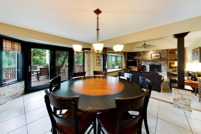 933 Spindletree Avenue, Naperville, IL 60565