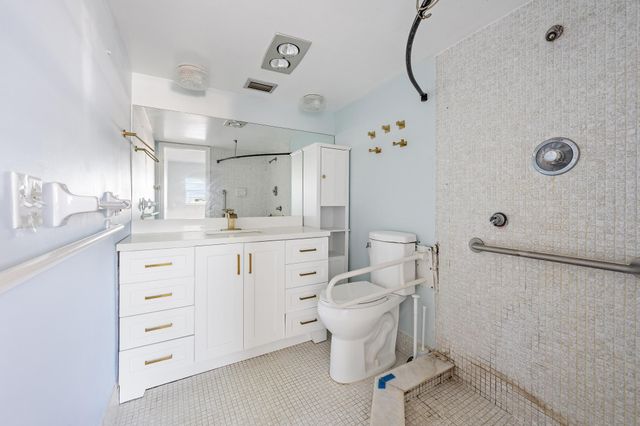 29 Yacht Club Drive Unit 405, North Palm Beach, FL 33408