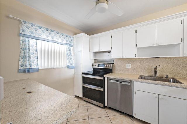 29 Yacht Club Drive Unit 405, North Palm Beach, FL 33408