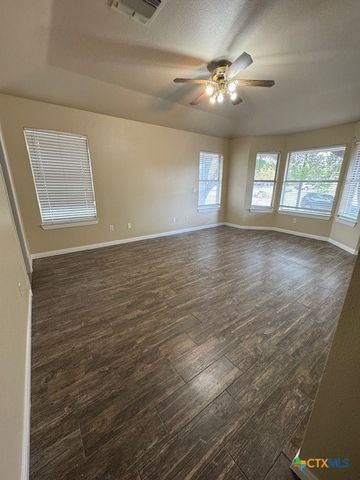 1301 Fieldcrest, New Braunfels, TX 78130