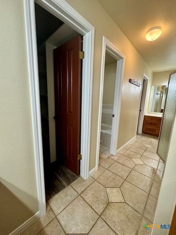 1301 Fieldcrest, New Braunfels, TX 78130