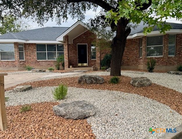 1301 Fieldcrest, New Braunfels, TX 78130