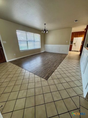 1301 Fieldcrest, New Braunfels, TX 78130
