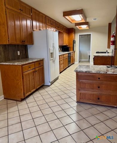 1301 Fieldcrest, New Braunfels, TX 78130