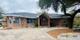 1301 Fieldcrest, New Braunfels, TX 78130