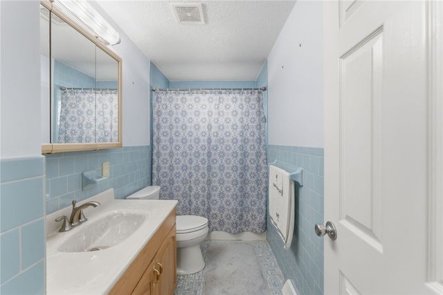 76 Lake Street, Pawtucket, RI 02860