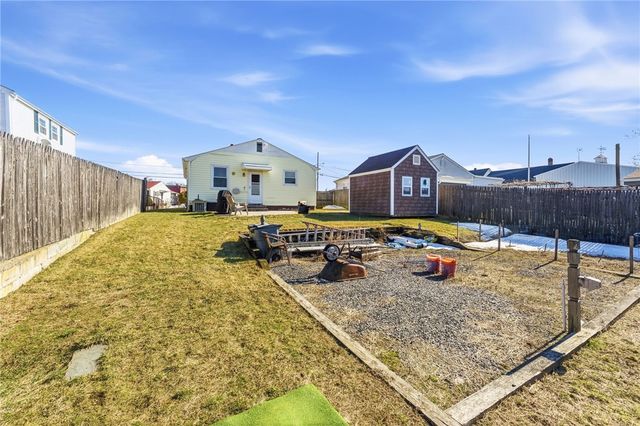 76 Lake Street, Pawtucket, RI 02860