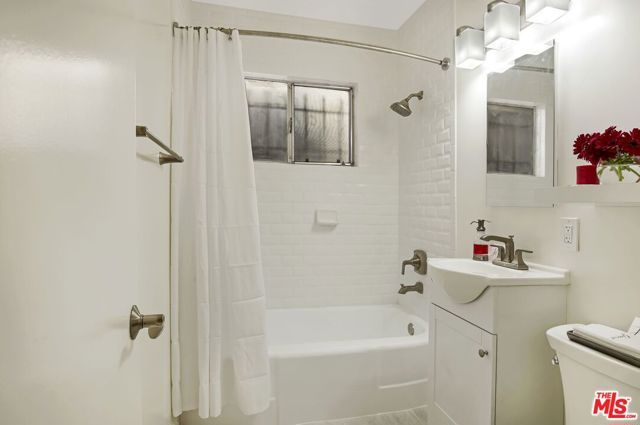 4058 9th Avenue, Los Angeles, CA 90008