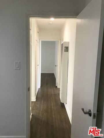 4058 9th Avenue, Los Angeles, CA 90008