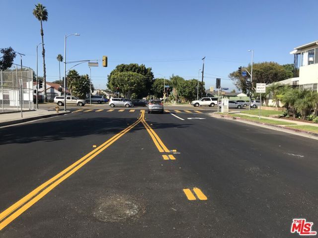 4058 9th Avenue, Los Angeles, CA 90008