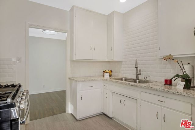 4058 9th Avenue, Los Angeles, CA 90008