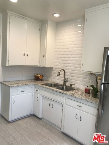 4058 9th Avenue, Los Angeles, CA 90008