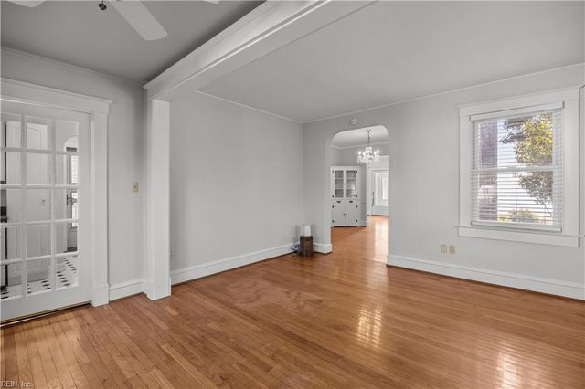 1105 Chesapeake AVE, Hampton, VA 23661