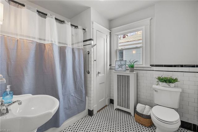 1105 Chesapeake AVE, Hampton, VA 23661