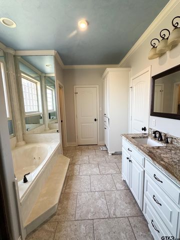 182 Zambezi Ln, Bullard, TX 75757