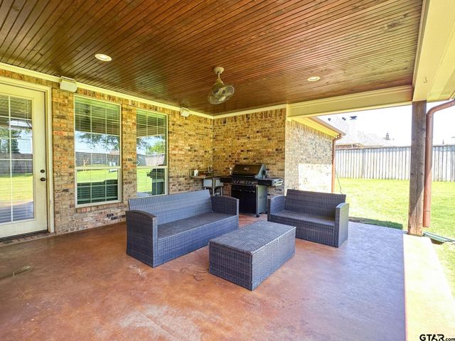 182 Zambezi Ln, Bullard, TX 75757