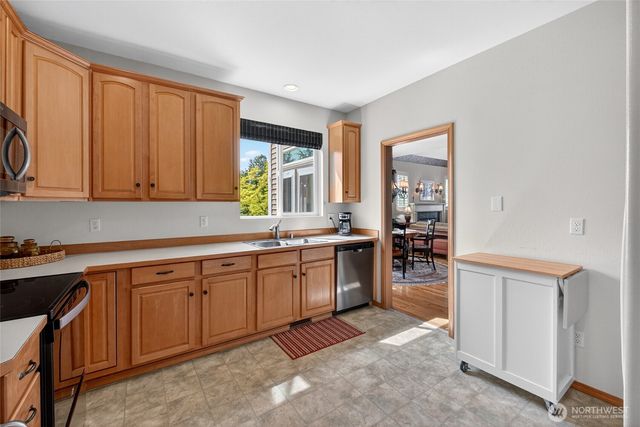 738 24th Avenue SW, Puyallup, WA 98373