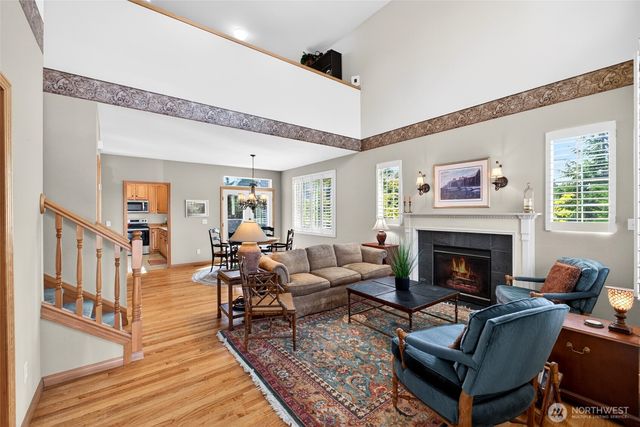 738 24th Avenue SW, Puyallup, WA 98373