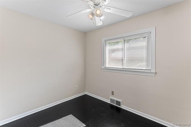 1653 London Avenue, Lincoln Park, MI 48146